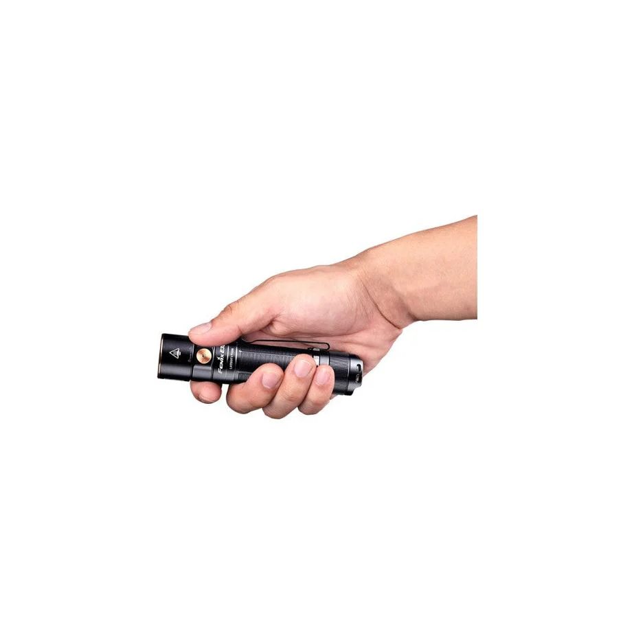 Fenix E35R 3100 Lumen Rechargeable Torch - Image 3