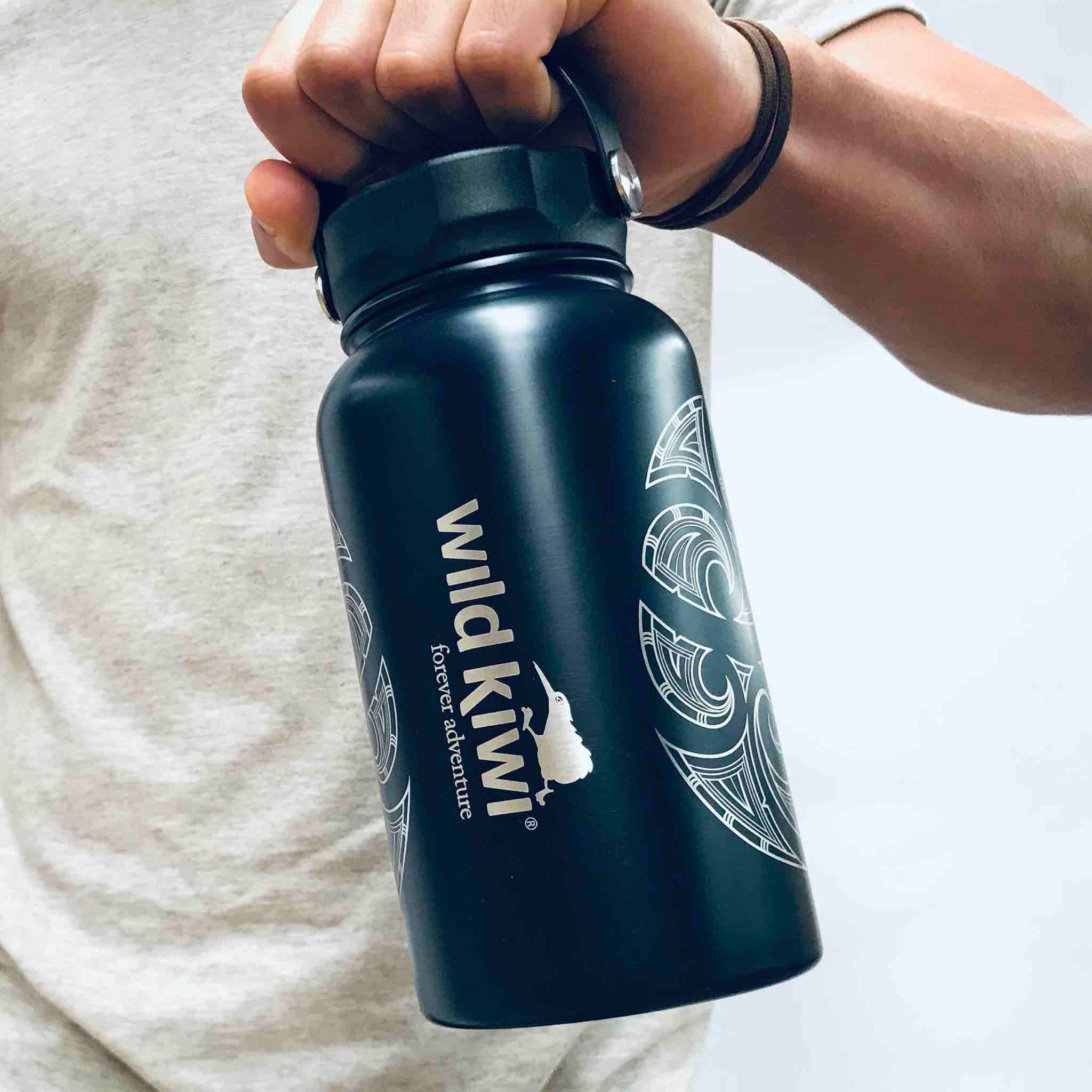 Insulated Drink Bottle with Handle 750ml - Wild Kiwi - Image 2