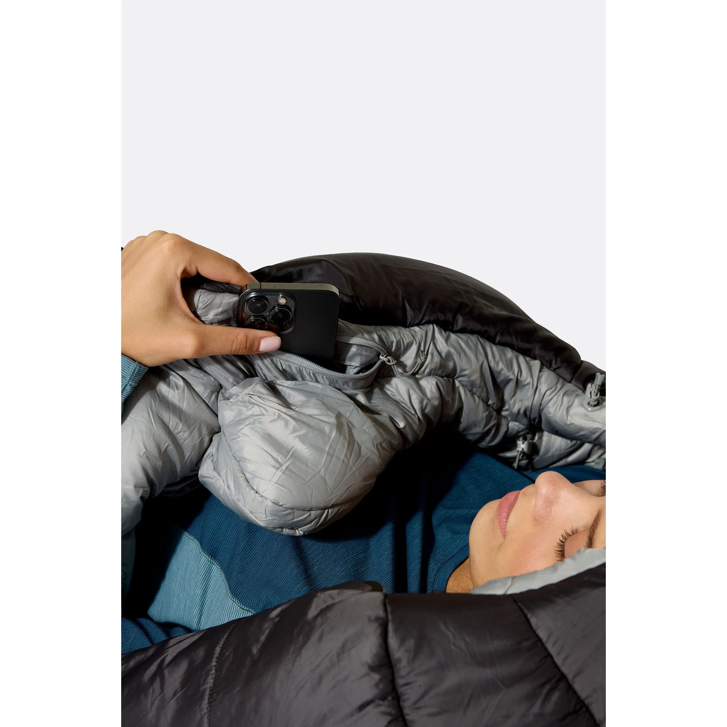 Rab Women's Radeon Synthetic Sleeping Bag (0°C) - Image 5